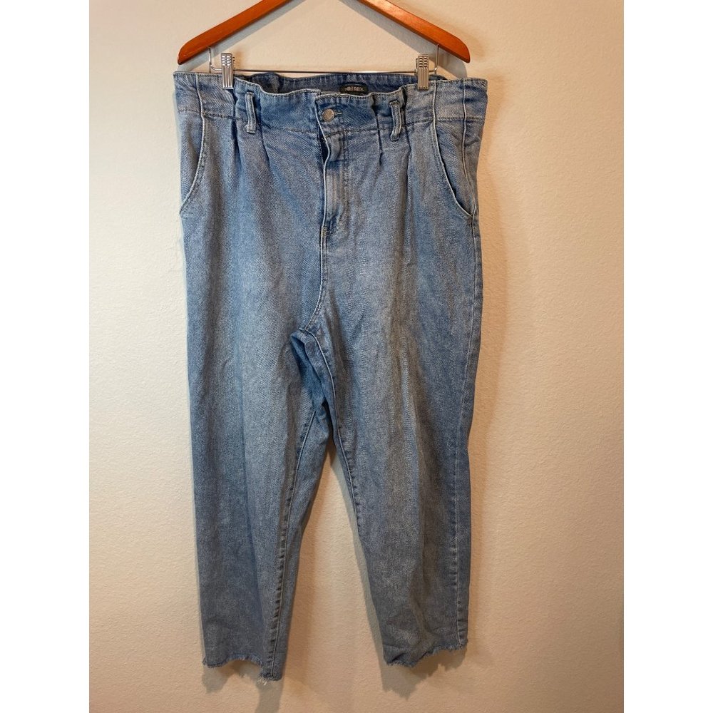 Wild Fable Light Wash Raw Hem Mom Paperbag Jeans